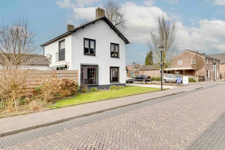 Foto 40 van van Dongenstraat 9