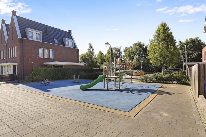 Foto 37 van Straat van Corsica 165