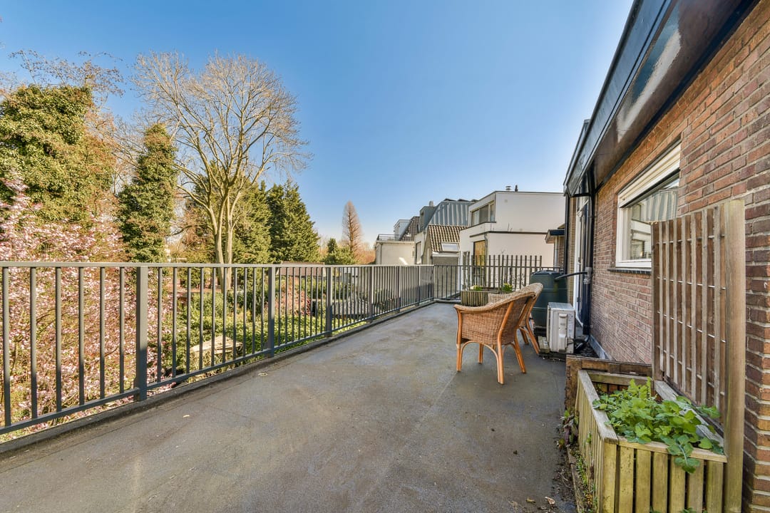 Photo 26 of Plaswijcklaan 12