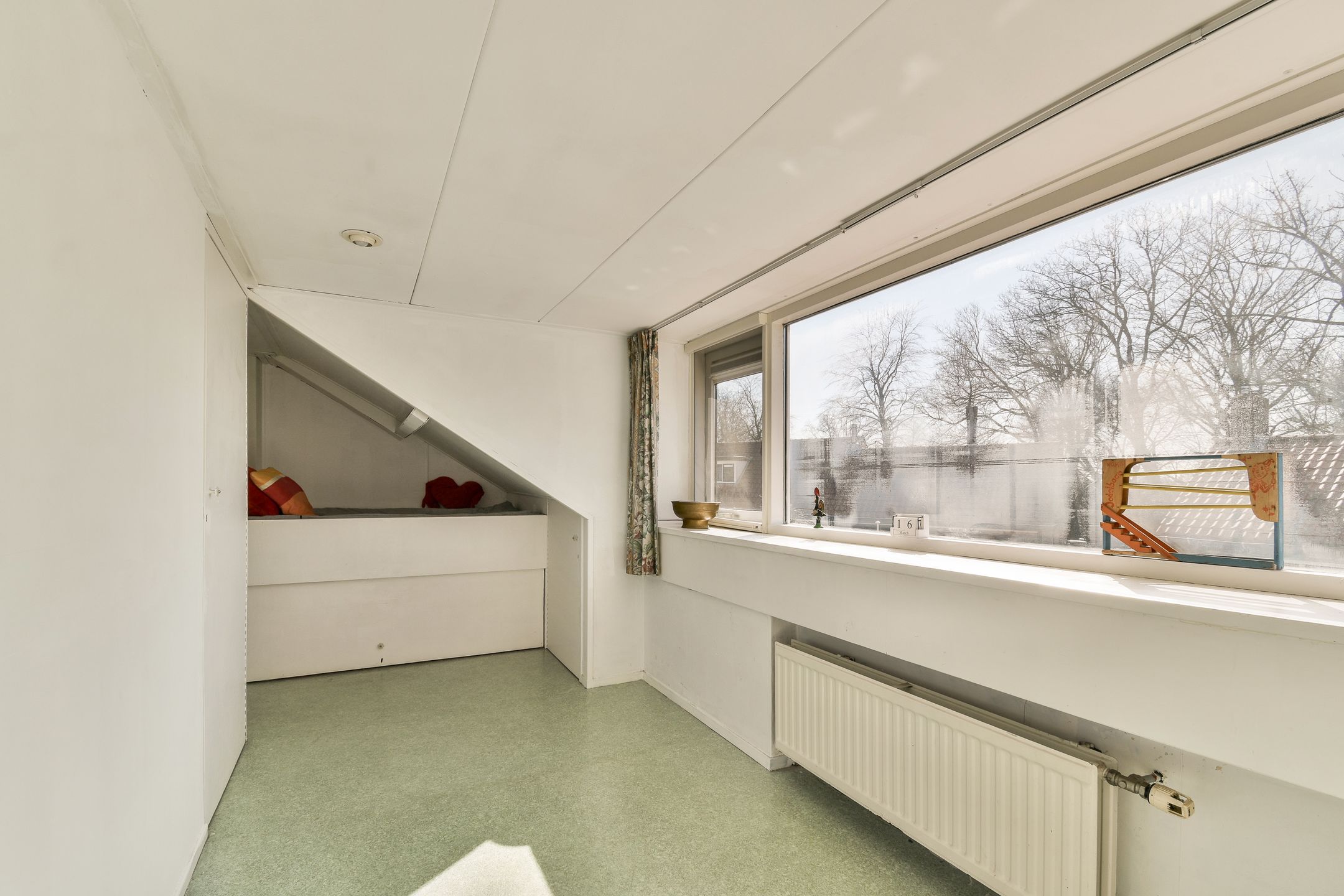 Photo 36 of Plaswijcklaan 12