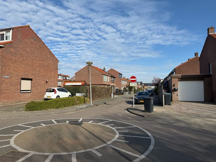 Photo 2 of Aalbrecht van Beijerenstraat 23