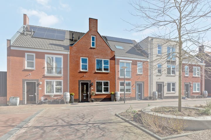 Photo 6 of Rozenbottel 14