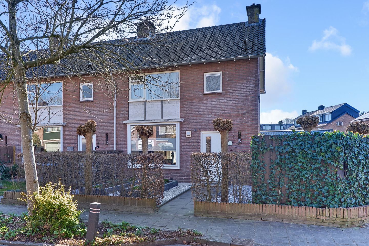 Foto 1 van Middenlaan 14