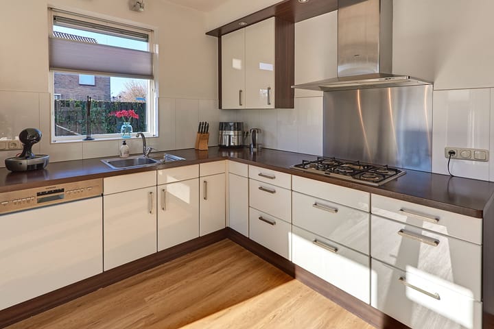 Foto 3 van Middenlaan 14