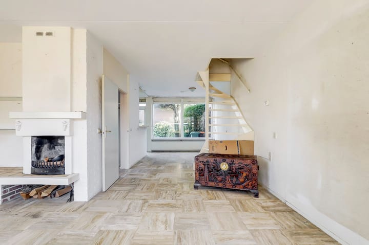 Photo 9 of Van Karnebeekstraat 22