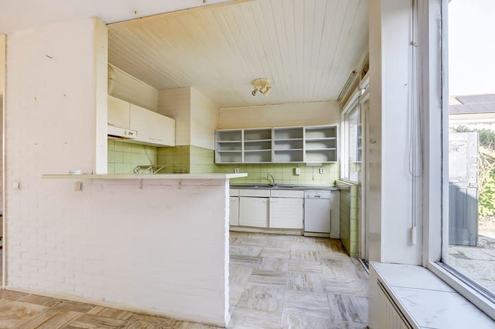 Photo 11 of Van Karnebeekstraat 22