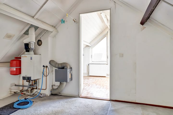 Photo 22 of Van Karnebeekstraat 22