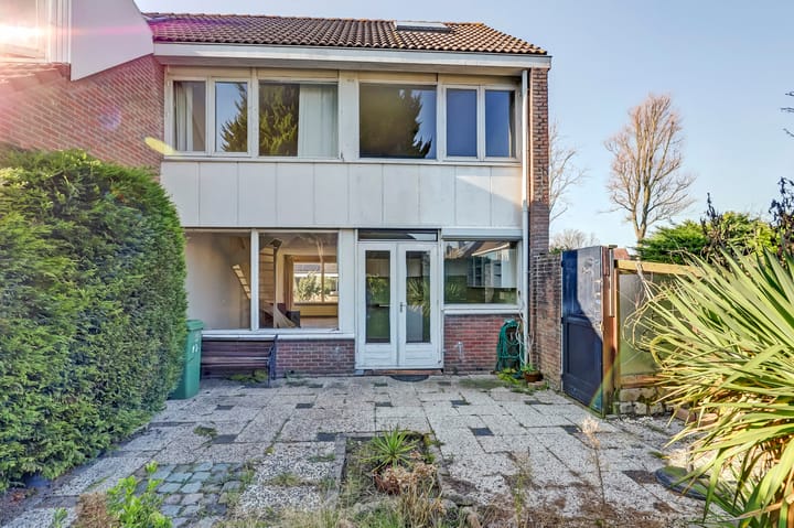 Photo 31 of Van Karnebeekstraat 22