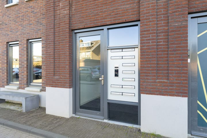 Foto 6 van Onderlangs 30-F