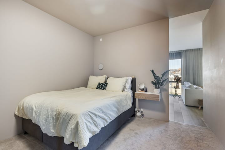 Foto 24 van Onderlangs 30-F