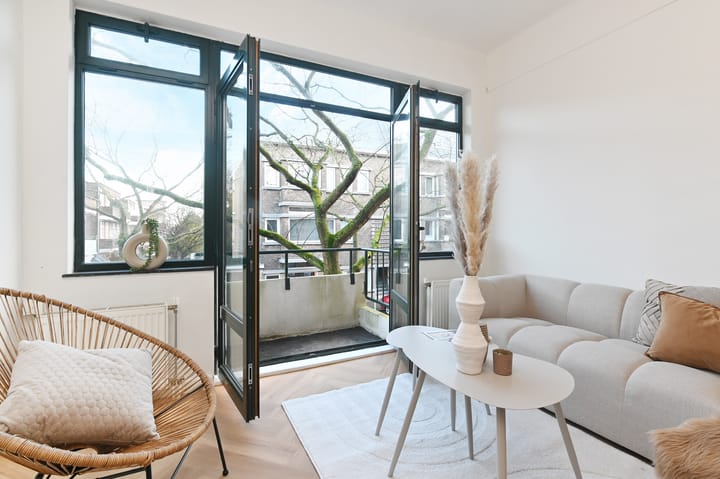 Foto 2 van Van Heutszstraat 127