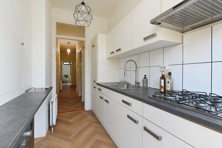 Photo 21 of Van Heutszstraat 127