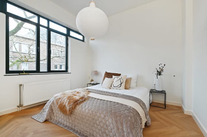 Photo 24 of Van Heutszstraat 127