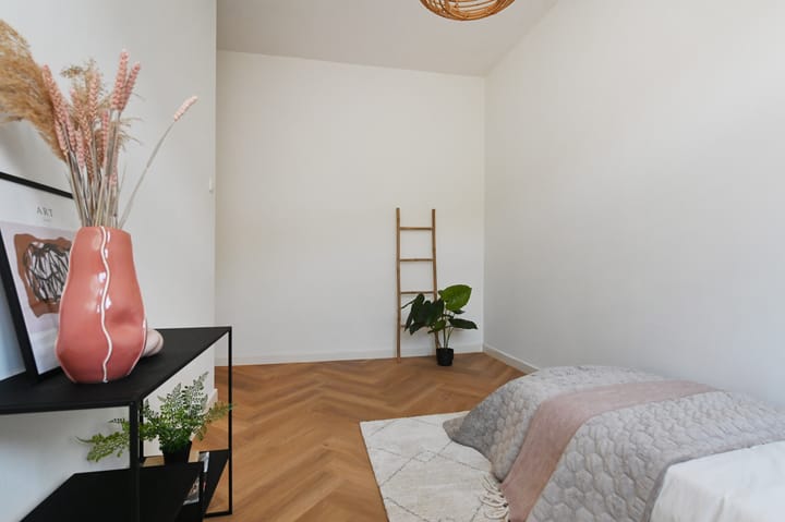 Photo 25 of Van Heutszstraat 127