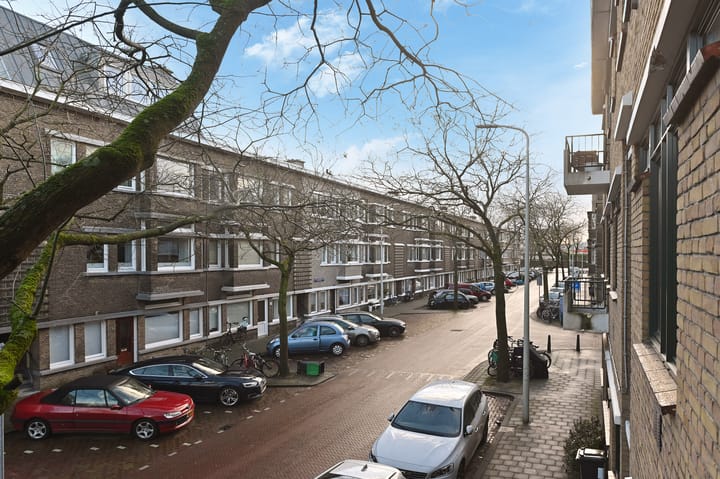 Photo 28 of Van Heutszstraat 127