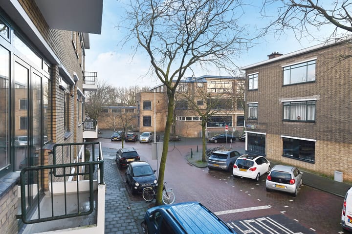 Photo 29 of Van Heutszstraat 127