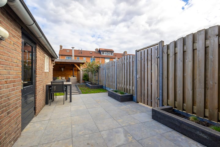 Photo 32 of Prinses Irenestraat 23