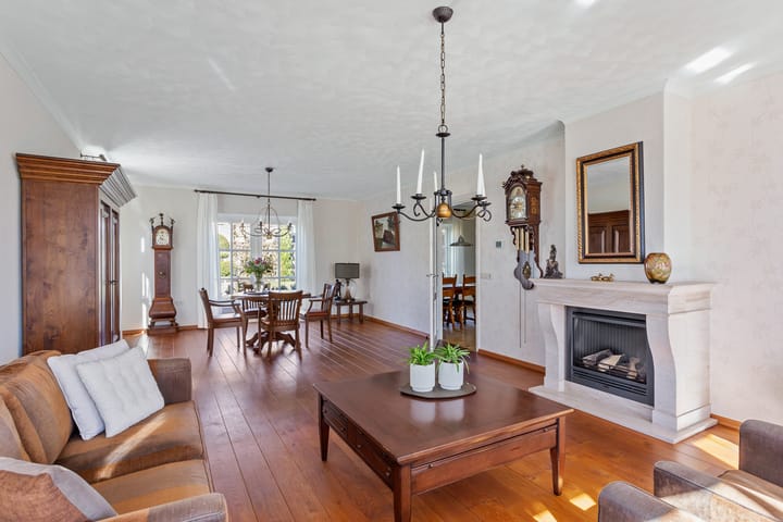 Photo 2 of Vriezenveenseweg 26