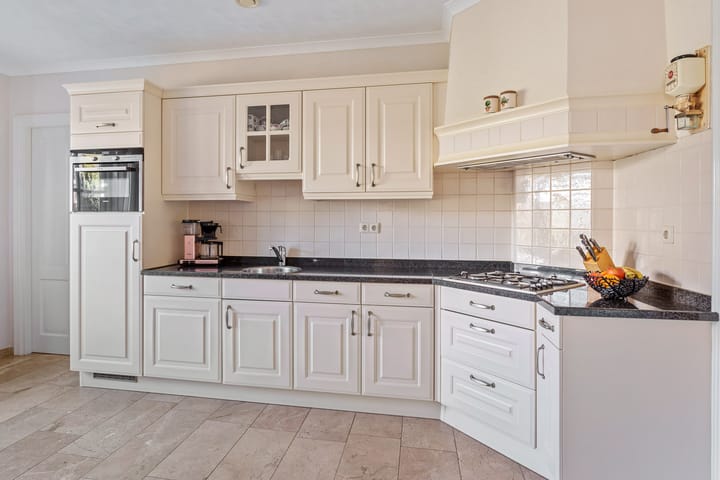 Photo 3 of Vriezenveenseweg 26