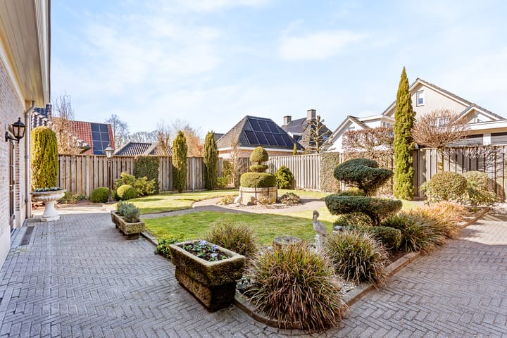 Photo 20 of Vriezenveenseweg 26