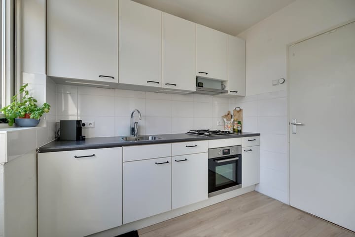 Photo 8 of Westeinde 36