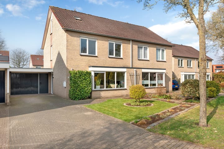 Foto 1 van Margriet 44