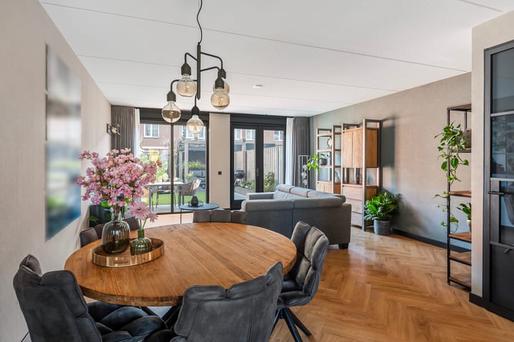 Foto 2 van Burg. Schwartzlaan 36