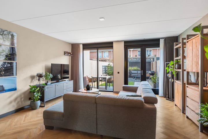 Foto 15 van Burg. Schwartzlaan 36