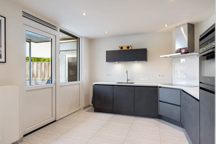 Foto 13 van Beneluxlaan 8