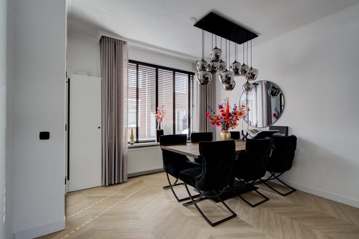 Photo 7 of Willemstraat 38