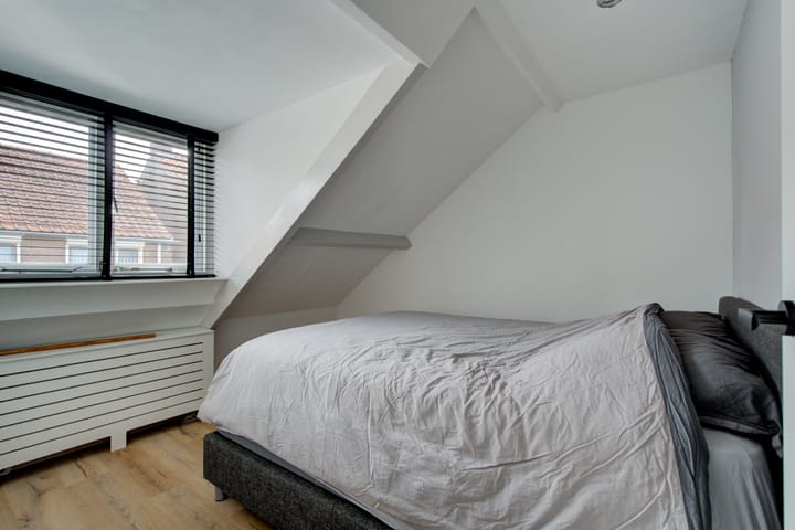 Photo 20 of Willemstraat 38