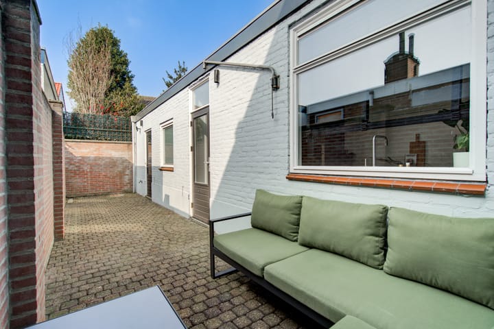 Photo 24 of Willemstraat 38