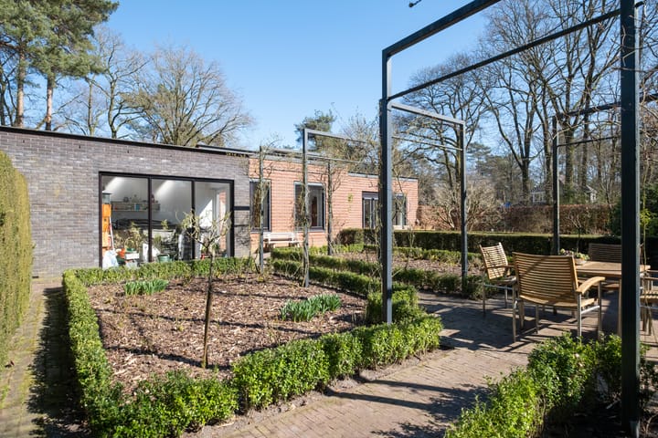 Foto 43 van Julianalaan 57