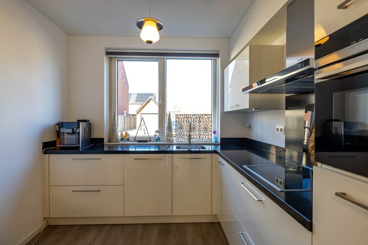 Photo 2 of Kamplaan 7