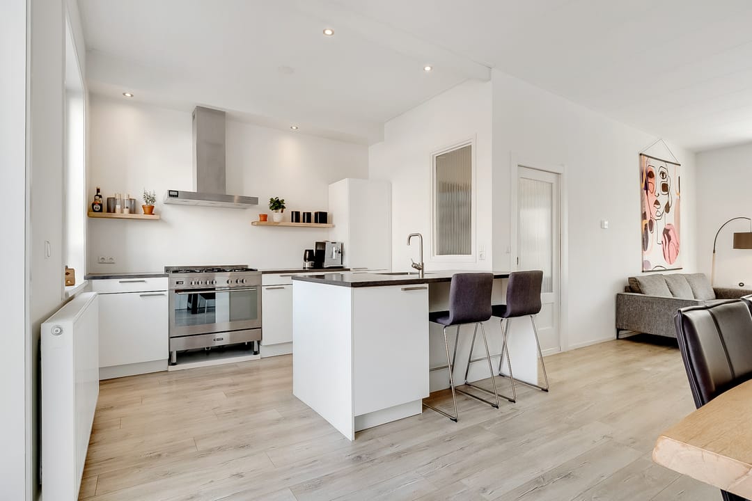 Photo 2 of Muiderstraatweg 51