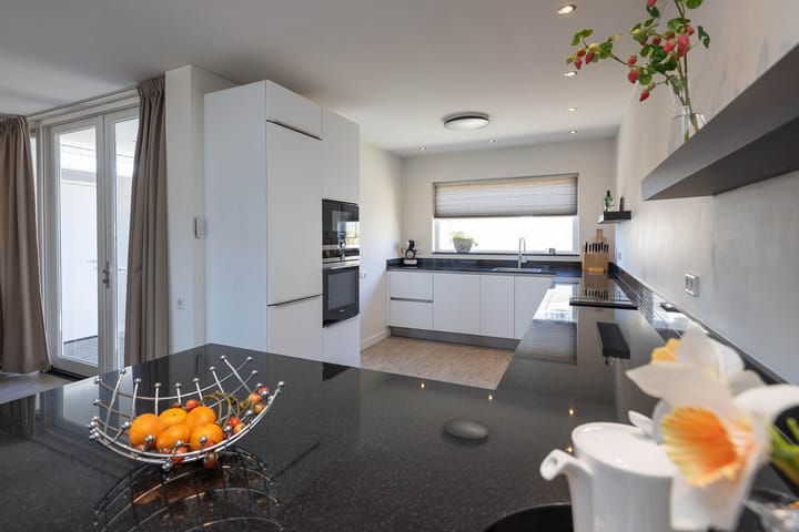 Foto 2 van Voltherstraat 1