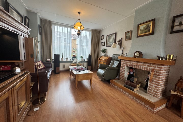 Foto 4 van IJsbaanstraat 8