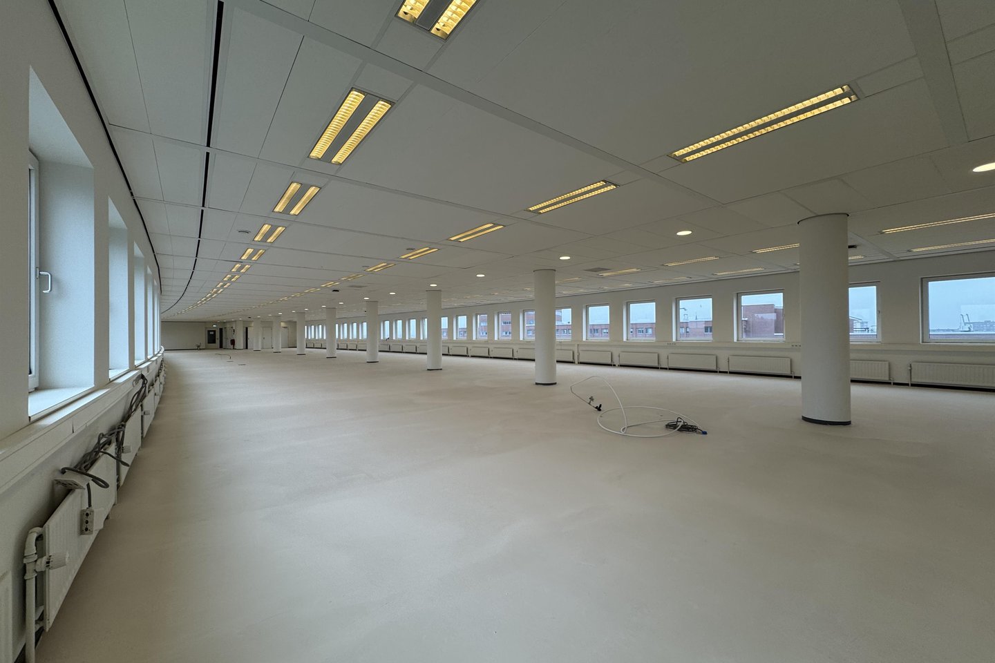 Bekijk foto 4 van Stationsplein 1