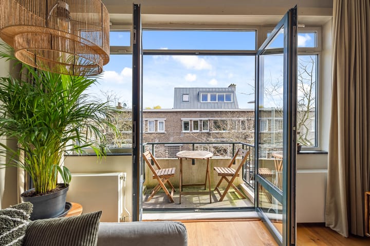 Foto 4 van Van Heutszstraat 131