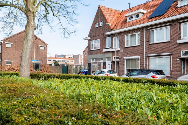 Foto 36 van Columbusplein 9