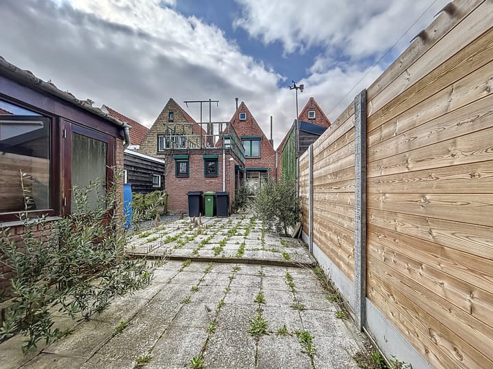 Photo 16 of Weststraat 16