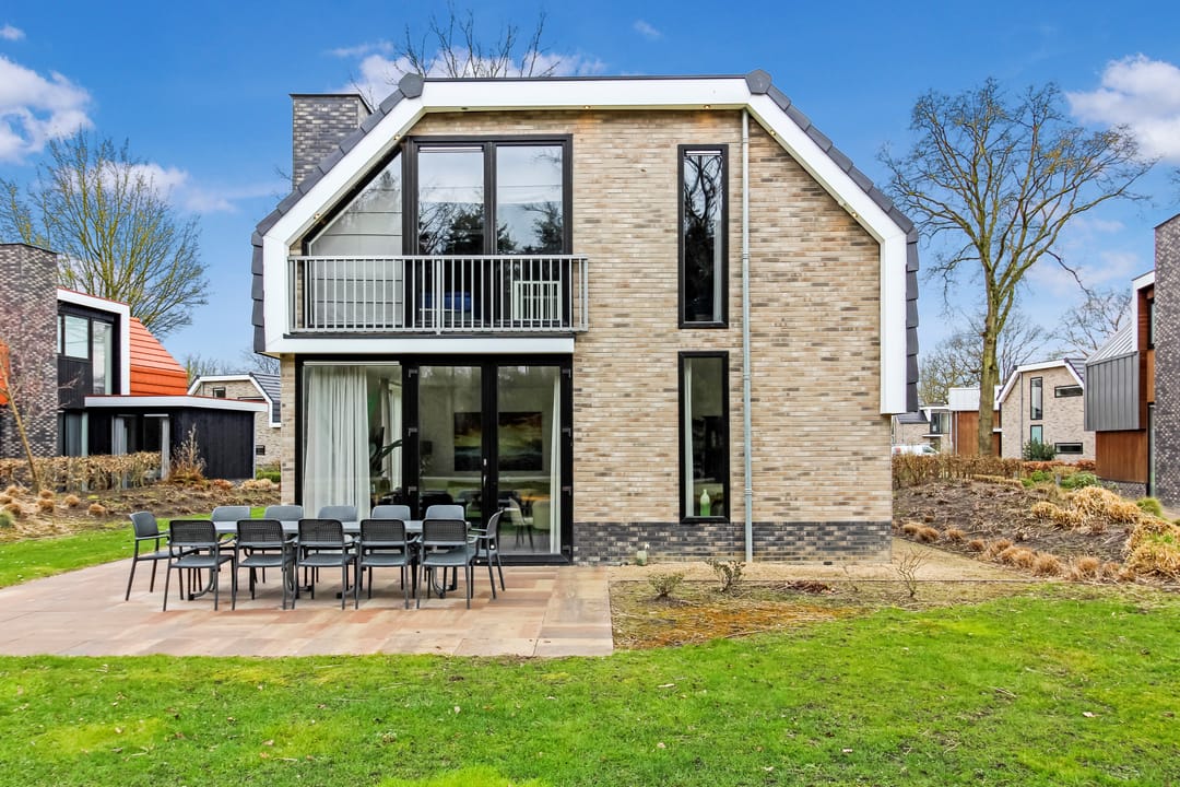 Photo 2 of Spijkweg 15-102