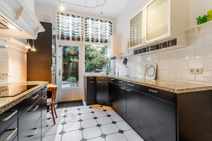 Foto 13 van Van Boetzelaerlaan 80