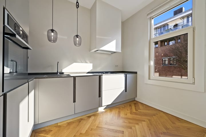 Foto 10 van Van der Parrastraat 32