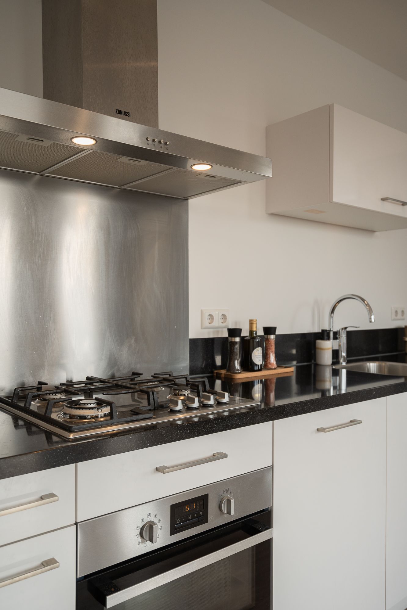 Photo 14 of Badhuisweg 13