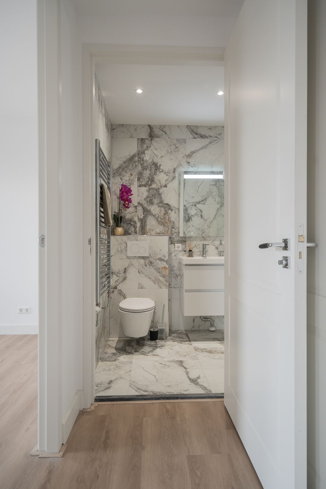 Photo 22 of Badhuisweg 13