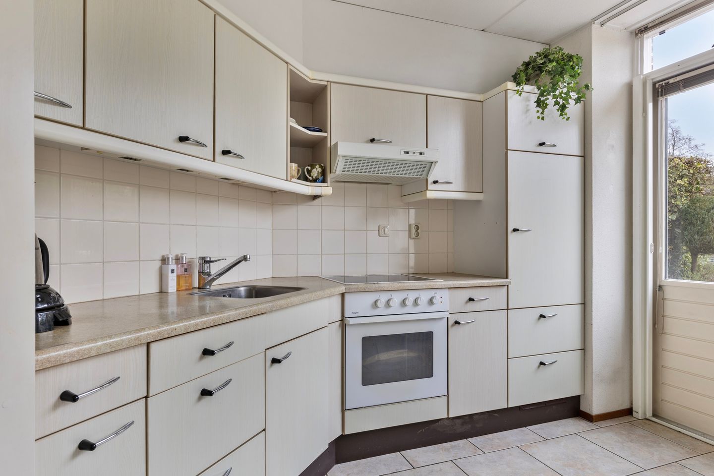 Photo 10 of Theo van Doesburgstraat 39