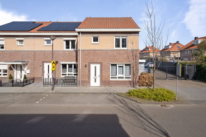 Photo 8 of Vader Vincentiusstraat 2