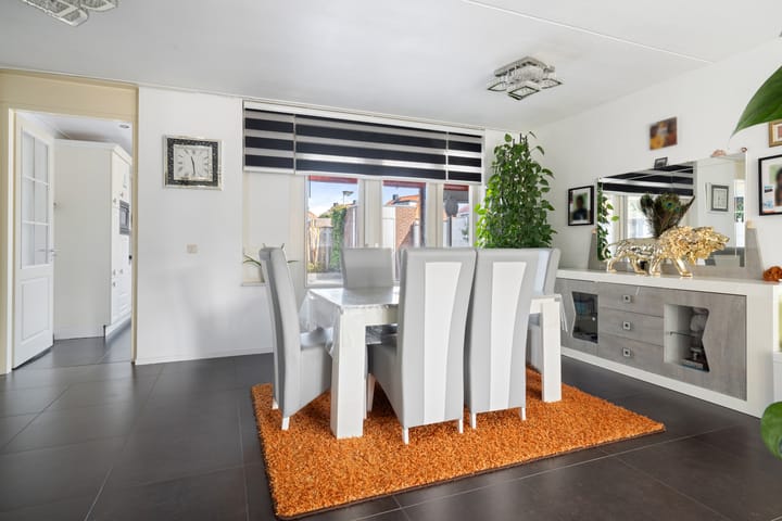 Photo 9 of Vader Vincentiusstraat 2