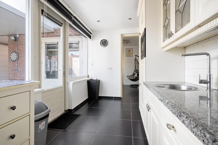 Photo 19 of Vader Vincentiusstraat 2